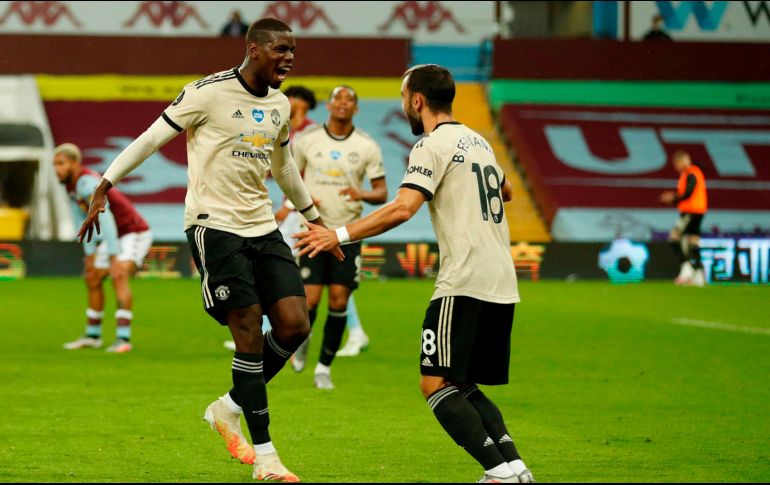 El conjunto rojo de Manchester pasó por encima del Villa y recorta puntos al Leicester City en la lucha por el cuarto lugar, después de que este no pasara del empate ante el Arsenal. AFP / A. Boyers