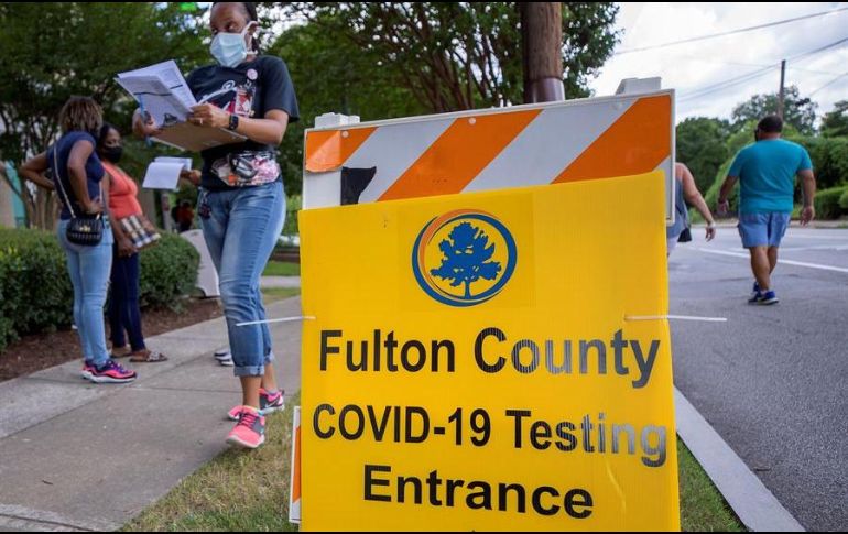 Decenas de calles de Nueva York han sido declaradas peatonales temporalmente debido al alto aumento de contagios. EFE/E. Lesser