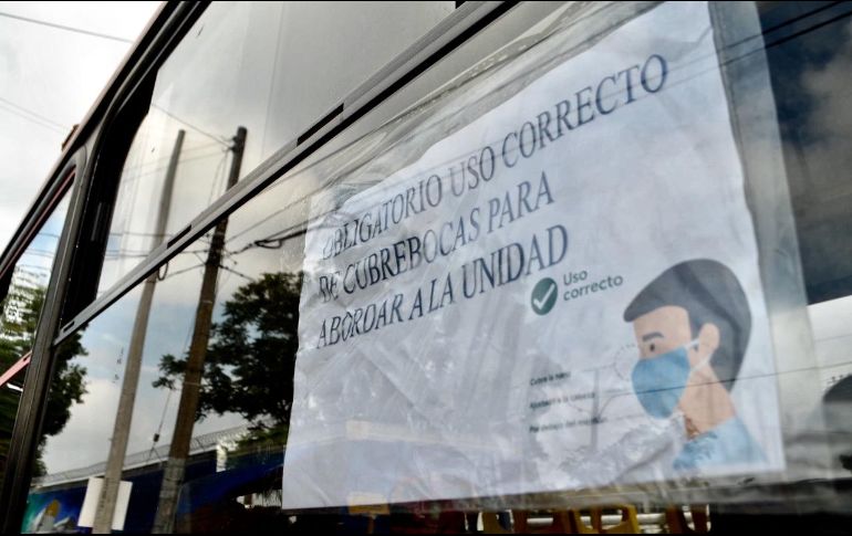 Desde el pasado 19 de abril es obligatorio el uso de cubrebocas a bordo del transporte público, tanto para conductores como para usuarios. ESPECIAL /