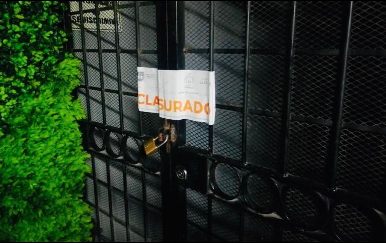 En un restaurante en la colonia Americana se encontró a personas consumiendo bebidas alcohólicas sin alimentos. ESPECIAL