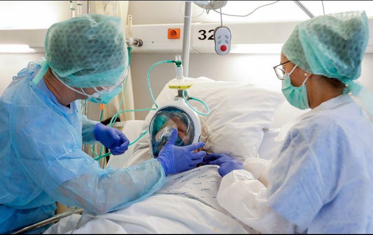 El titular del Ejecutivo federal informa que tras su solicitud de apoyo a Donald Trump, ahora el sistema de salud cuenta con casi 12 mil ventiladores. EFE/ARCHIVO