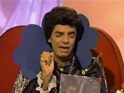 El astrólogo Julio Esteban fue un personaje de Eugenio Derbez, en el que imitaba a Walter Mercado. YOUTUBE /  hh3105