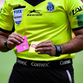 Tres árbitros más de la Liga MX dan positivo a coronavirus