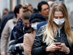 Es inevitable que haya nuevos brotes de casos hasta que se alcance un umbral suficiente de protección en la población. GETTY IMAGES