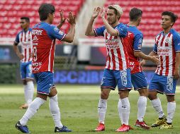 Chivas mantiene intacto su plantel al buscar acabar con una racha de cinco torneos sin avanzar a la liguilla. IMAGO7