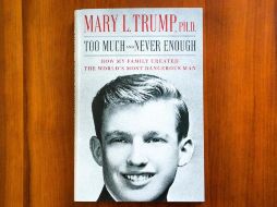 Registro de la portada del libro 'Too Much and Never Enough', lanzada a la venta este martes en Estados Unidos. EFE/J. Lo Scalzo