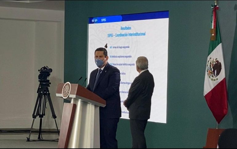 El gobernador de Guanajuato participó en la mañana que se realizó en las instalaciones de la 12 Región Militar. TWITTER / @diegosinhue