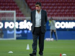 ''¡Mucha fuerza Profesor @FlacoTenaDT! ¡Lo esperamos pronto de vuelta!'', dice el Guadalajara en redes sociales. IMAGO7