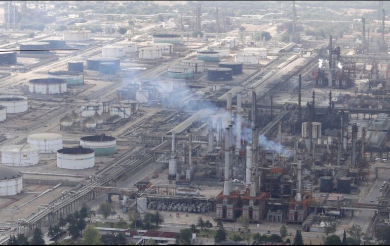 El Presidente visitó la refinería de Salamanca, Guanajuato. SUN/ARCHIVO