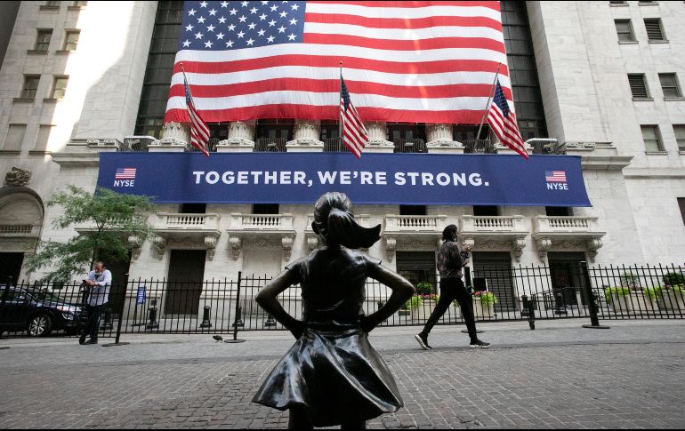 El Dow Jones recortó 104.53 puntos y se situó en 27 mil  686.91 unidades. AP/ARCHIVO