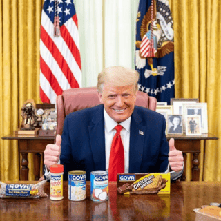 Trump posa con productos Goya en medio de "boicot"