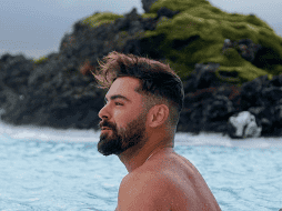 Zac Efron brilla en la serie de Netflix "Con los pies en la tierra"