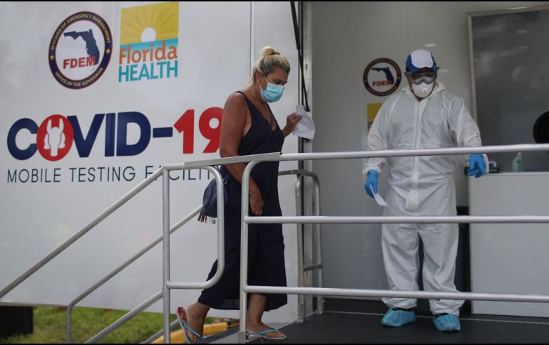 Entre los estados incluidos en esta lista, elaborada por el equipo encargado de luchar contra la pandemia, se encuentran California, Texas y Florida, donde vive casi un tercio de toda la población del país. AFP / J. Raedle