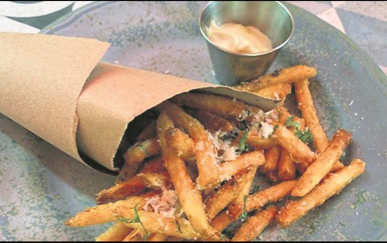 Las papas a la francesa son deliciosas en este lugar. ESPECIAL