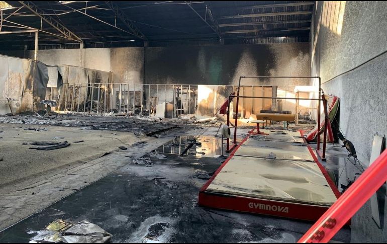 Después del incendio de esta madrugada en las instalaciones del Polideportivo Code Alcalde, el organismo rector del deporte estatal (Code Jalisco) anunció que buscarán reubicar a los atletas que perdieron su lugar de entrenamiento. INSTAGRAM / @AleOrozcoLoza
