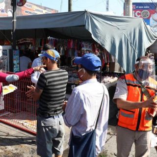 Instalan filtros sanitarios en El Baratillo y suspenden tianguis en Santa Teresita