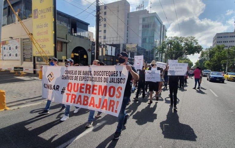 Después de cuatro meses sin operar los negocios ya están quebrados y los trabajadores desesperados porque no han percibido ingresos. EL INFORMADOR / J. Velazco