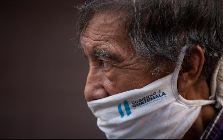 Afecciones crónicas subyacentes como la diabetes, enfermedades renales, hipertensión, el VIH o la tuberculosis son factores de alto riesgo si se contrae el virus. AP/ARCHIVO