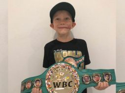 El niño de seis años terminó con graves heridas en su rostro. TWITTER/@WBCBoxing