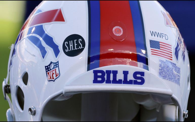 Los cascos podrán ser utilizados como medios de protesta mediante el uso de calcomanías. AP