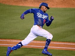 Betts, de 27 años, todavía no ha debutado con los Dodgers en un juego oficial. AFP