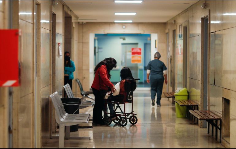 La OPS sugirió no usar el dióxido de cloro como remedio contra el coronavirus, pues no hay evidencia sobre su eficacia y puede ocasionar efectos adversos en la salud. EFE/J. Roncoroni