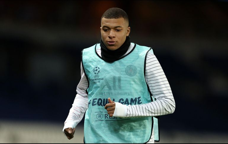 SE ALISTA. Kylian Mbappé continúa con el PSG su preparación de cara a la final de la copa francesa y los Cuartos de Final de la Champions League. ARCHIVO