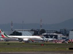 El Mandatario indicó que el ''José María Morelos y Pavón'' estará en resguardo en el Hangar Presidencial en el Aeropuerto Internacional ''Benito Juárez'' de la Ciudad de México. SUN / G. Espinosa