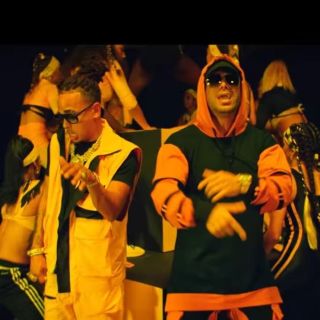 Ozuna se une a Wisin en una nueva versión del antiguo éxito "Gistro Amarillo"