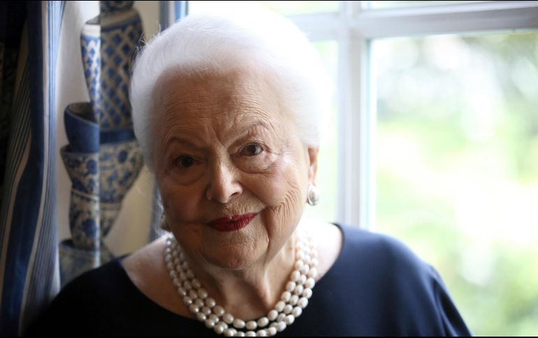 De Havilland marcó un punto de inflexión en la industria al ser una de las primeras actrices que llevó a juicio a Warner Bros., en 1943 para liberarse de los aspectos más abusivos de su contrato. AP / ARCHIVO