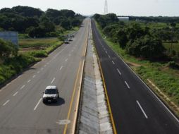 López Obrador acudió a supervisar los trabajos de la autopista Barranca Larga-Ventanilla, en Oaxaca. SUN/E. Hernández
