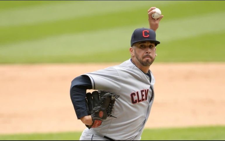 Su carrera en la MLB empezó en 2002, cuando jugó con los Padres de San Diego, que lo firmaron tras jugar en la Liga Mexicana de Beisbol. ESPECIAL