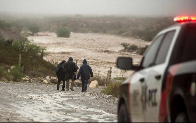 Informaron que un menor se encuentra desaparecido tras caer al arroyo Topo Chico. EFE / M. Sierra