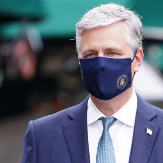 Asesor de seguridad nacional de Trump contrae coronavirus