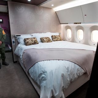 Dan tour del interior del avión presidencial