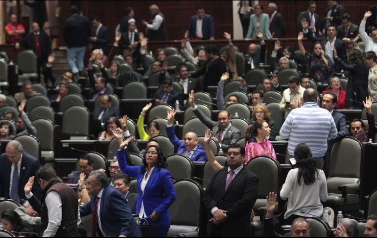En la aprobación del extraordinario para la Cámara de Diputados, la alineación en contra del Bloque de Contención se rompió por el voto a favor de Dulce María Sauri y de Rubén Moreira, del PRI. SUN/Archivo
