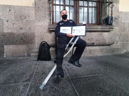 Velarde aún se mueve con muletas por las lesiones que sufrió. EL INFORMADOR/R. Bobadilla