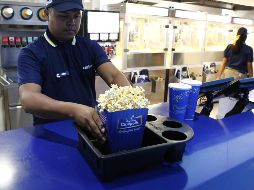 Señalan que el consumo de alimentos dentro de la sala de cine y durante la proyección estará prohibido. EL INFORMADOR / ARCHIVO
