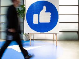 La red social registró en junio dos mil 700 millones de usuarios mensuales activos, un alza también del 12 %. AFP / J. Edelson