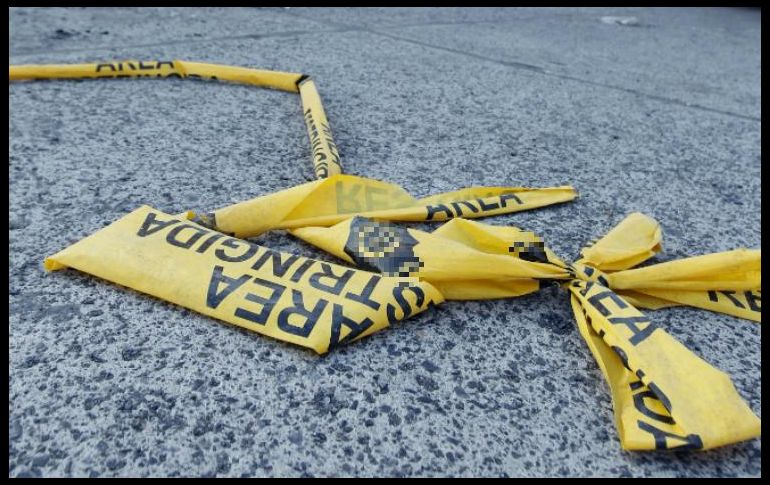 Uniformados encuentran una bolsa negra dentro de la maleta y en esta se encontraba el cuerpo del hombre. ESPECIAL