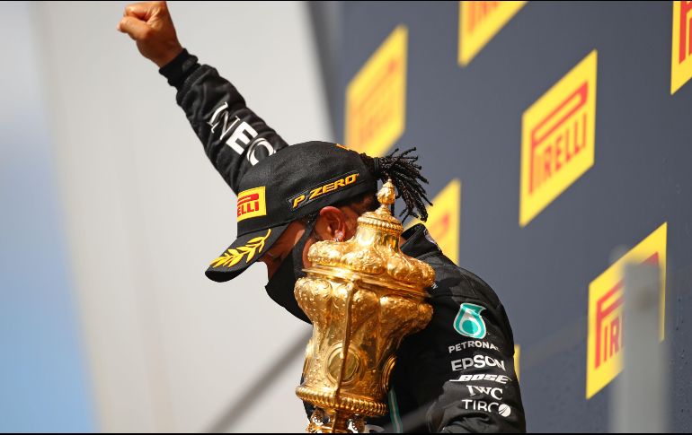 Hamilton camina con determinación hacia su séptimo título. AFP / B. Lennon