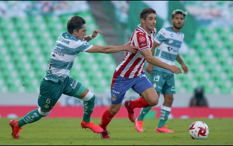 Chivas no pudo anotar su primer gol en lo que va del torneo. TWITTER / @Chivas