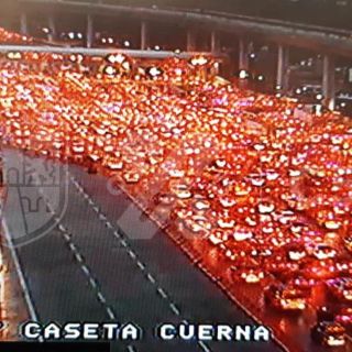 Miles de automovilistas saturan la carretera México-Cuernavaca