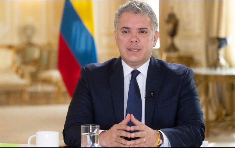 Fotografía cedida por la Presidencia de Colombia que muestra al mandatario, Iván Duque, mientras habla este martes en Bogotá. EFE/Presidencia de Colombia