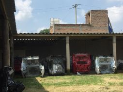 Se encuentran motores, cofres, toldos, puertas entre otras piezas de vehículos Mazda, Honda así como Volkswagen de reciente modelo. ESPECIAL/Fiscalía del Jalisco