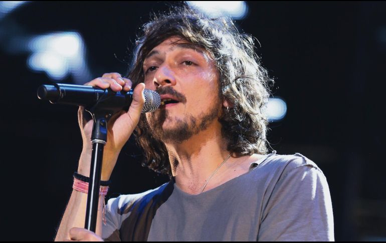 Iniciativa. #VaPorElCrew busca recabar fondos para el personal de producción de espectáculos musicales. En la fotografía, León Larregui, voz de Zoe. ARCHIVO