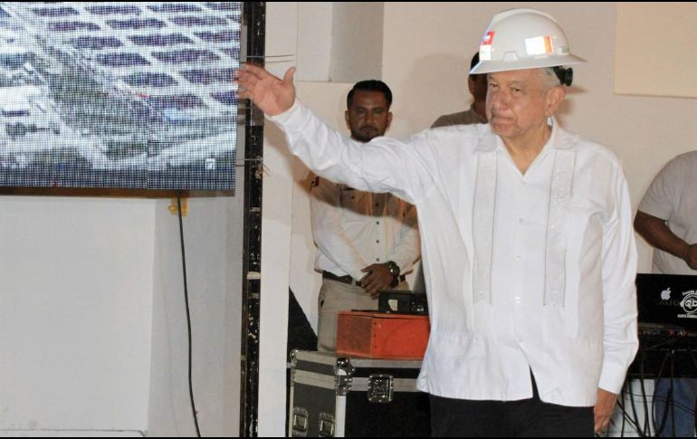 El Presidente pide no aumentar las tarifas de combustibles y electricidad, y alcanzar la autosuficiencia energética. NOTIMEX/Archivo