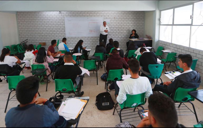 El gobernador anuncia una inversión de 128 millones de pesos para ampliar la infraestructura en los bachilleratos de la SEJ. NTX/ARCHVO