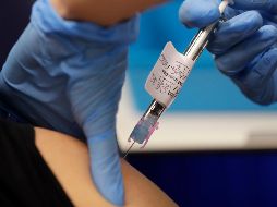 Más de 140 laboratorios del mundo están desarrollando vacunas, aunque seis de ellas en países como EU, China, Reino Unido o Rusia se encuentran en la tercera y última fase. AP / K. Wigglesworth