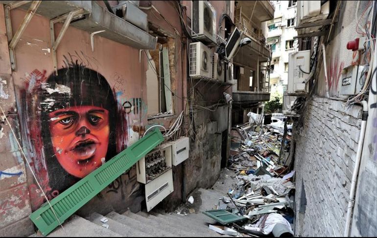 La fuerza de la explosión devastó barrios enteros y cientos de personas se quedaron sin hogar. EFE/N. Mounzer